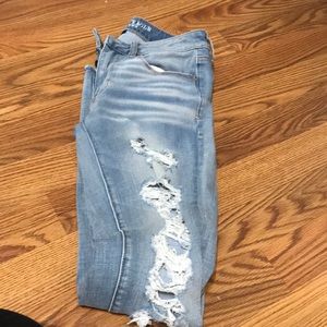 American Eagle Light wash super stretch jeans